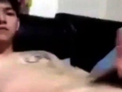 asian twink jerking off on bed on cam (1'12'')